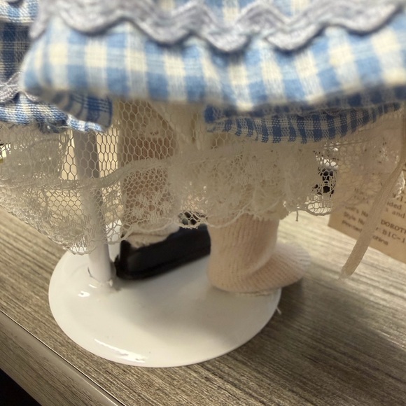 Bradley’s Dorothy Collectible Porcelain Doll BIC-1054 Blue Gingham Wizard of Oz - Picture 7 of 7